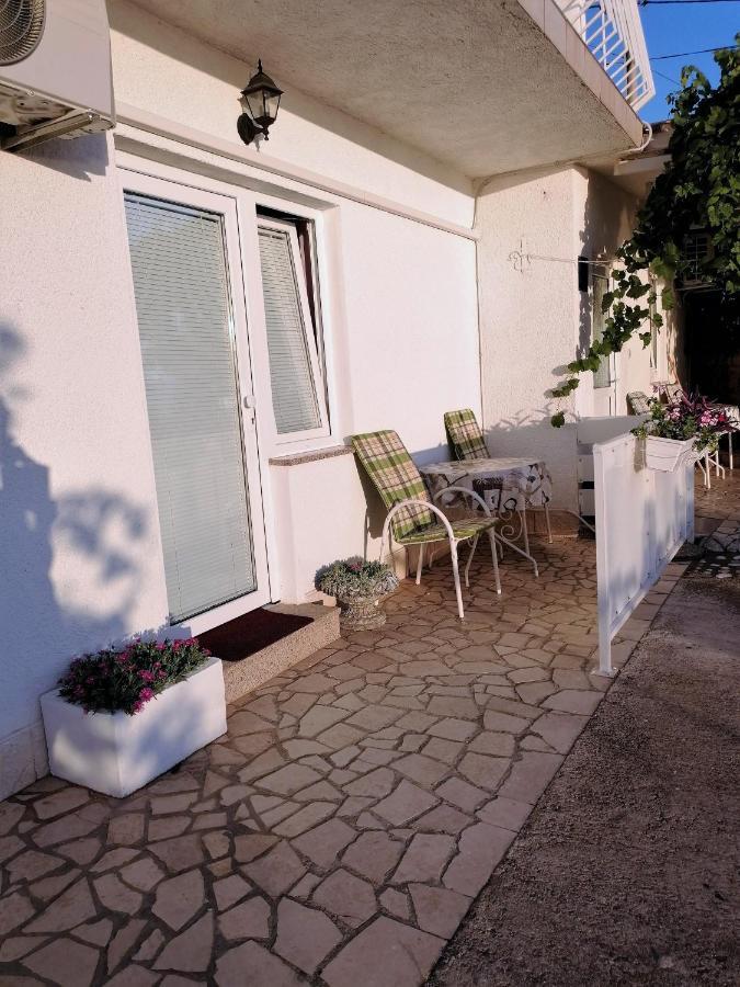 Guest House Pamela Senj  Exterior foto
